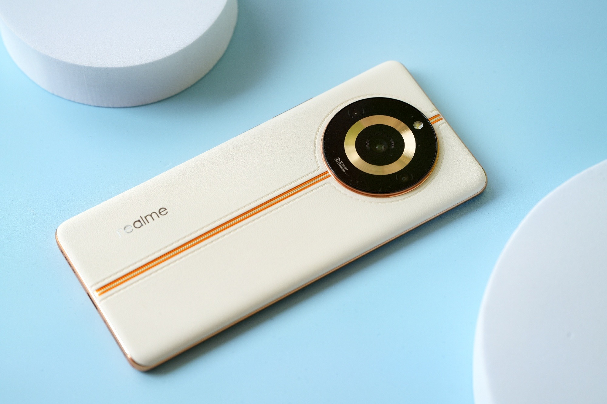realme 11 Pro+ ra mắt: Giá dưới 7 triệu nhưng thiết kế cực đẹp, camera 200MP, sạc nhanh 100W khiến Galaxy S23 Ultra cũng phải