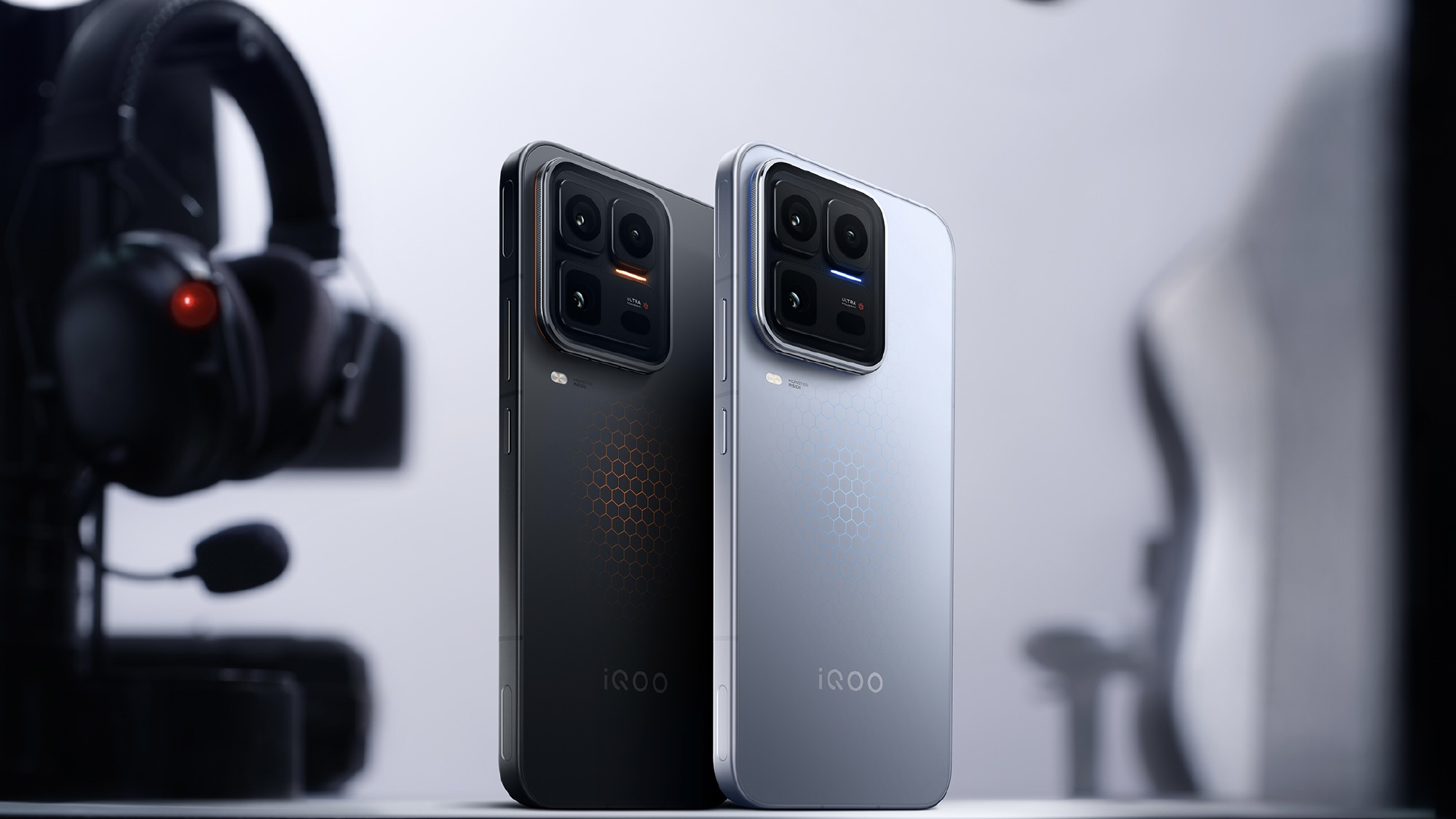 iQOO 15 Ultra lộ diện trước ngày ra mắt: 29 ăng-ten gaming, pin 7.400mAh và camera tele tiềm vọng 3x