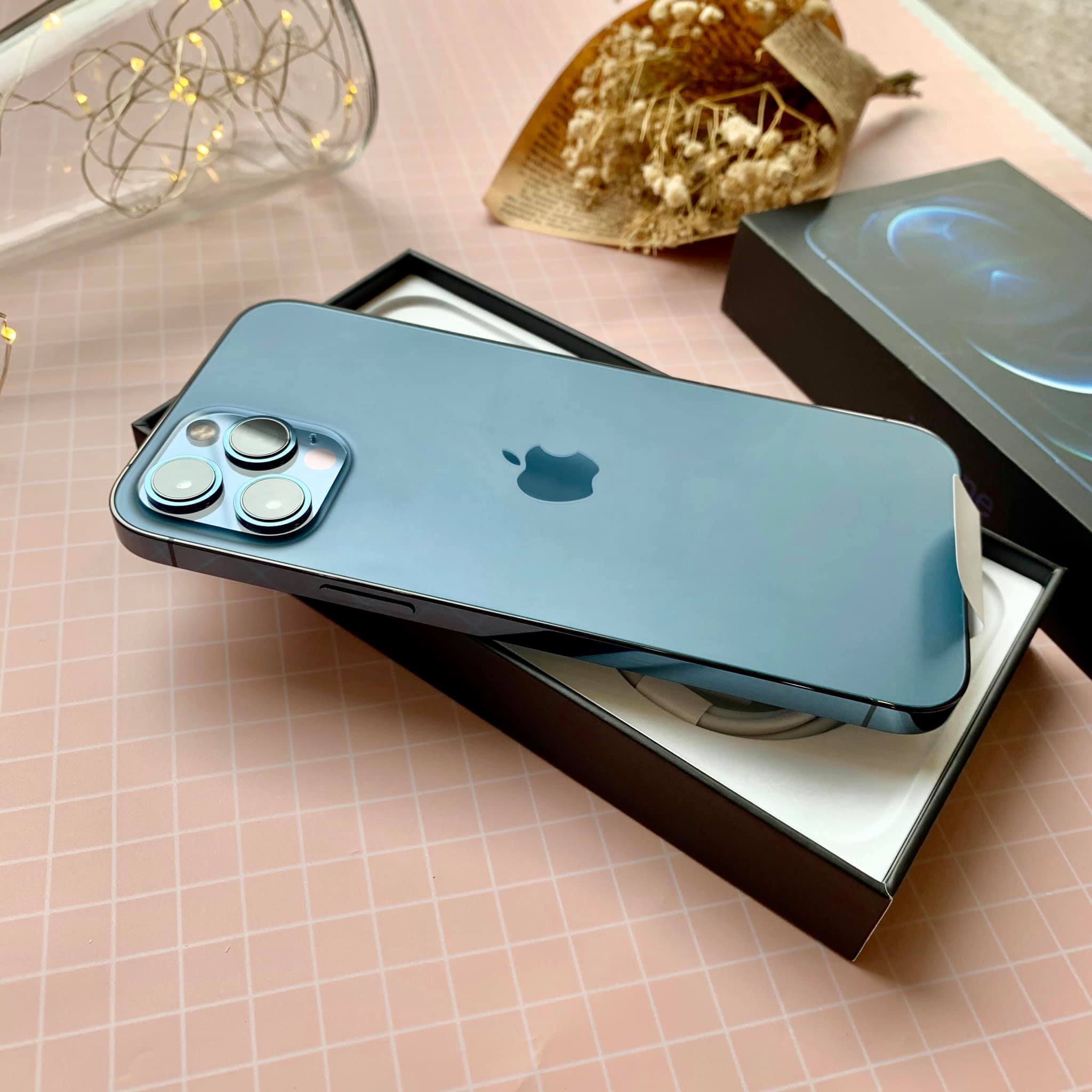 Tại sao iPhone 12 Pro Max vẫn được ưa chuộng sau 4 năm ra mắt?