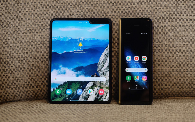 Khác biệt hoàn toàn với các đối thủ, Samsung Galaxy Fold thực sự là smartphone cao cấp nhất thị trường Việt Nam