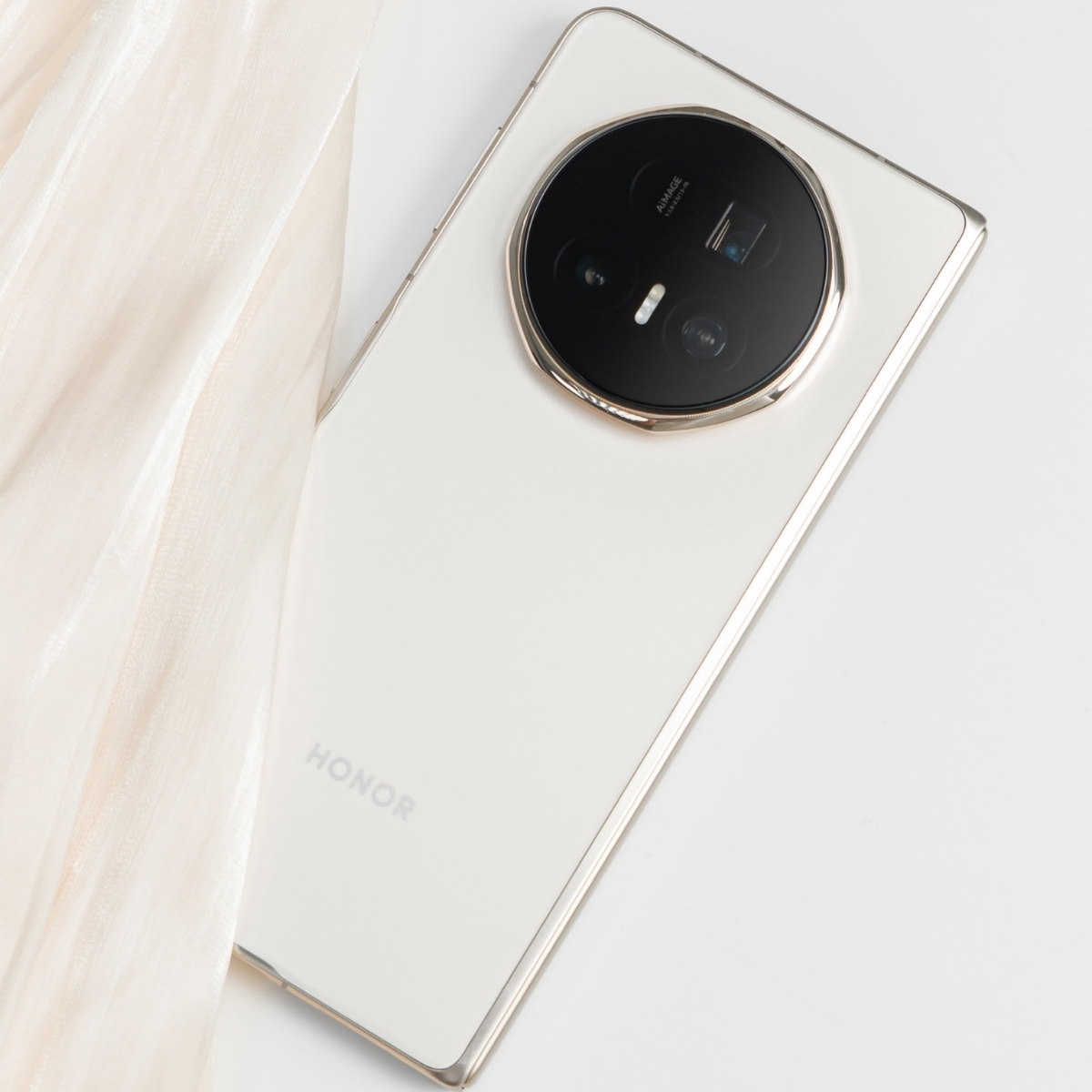 Honor Magic V5: Siêu phẩm gập mỏng nhẹ với hiệu năng tiên phong
