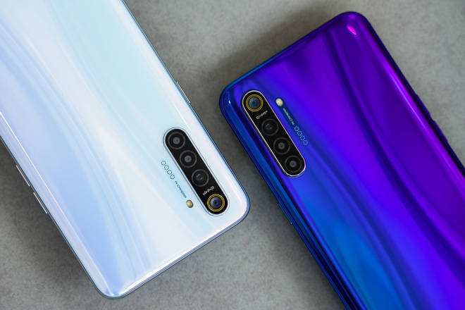 Mở hộp Realme XT chính thức tại Việt Nam: 4 camera, smartphone đầu tiên trên thế giới có