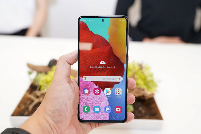 Trên tay Galaxy A51 tại Việt Nam: Thiết kế đẹp tựa Note 10, cấu hình tốt, giá “mềm”