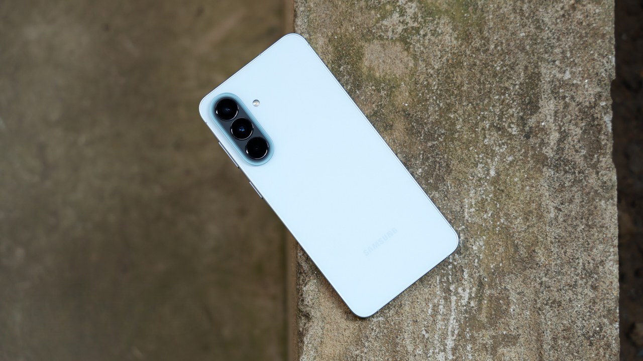 Trên tay Samsung Galaxy A27: Thiết kế trẻ trung, pin bền và hiệu năng cân bằng