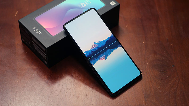 Đánh giá nhanh 2 phiên bản Xiaomi Mi 9T (Redmi K20): Mặt lưng cực đẹp, camera 48 MP