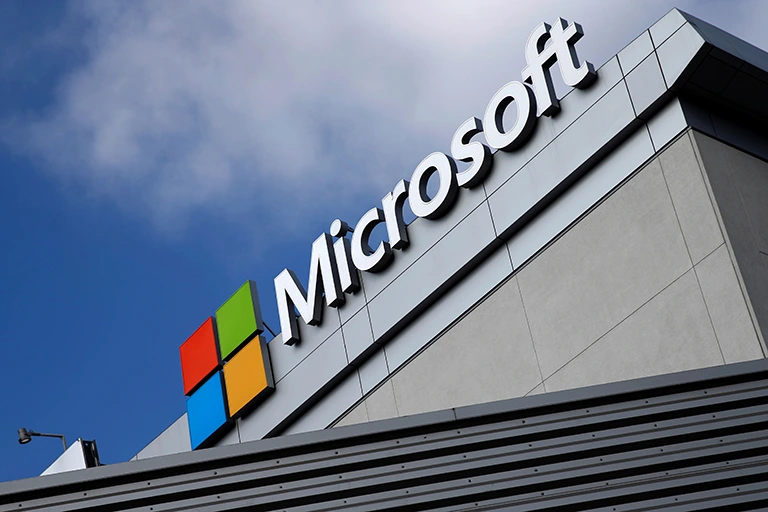 Microsoft đã tìm ra cách xóa hoàn toàn nếp gấp trên màn hình điện thoại gập