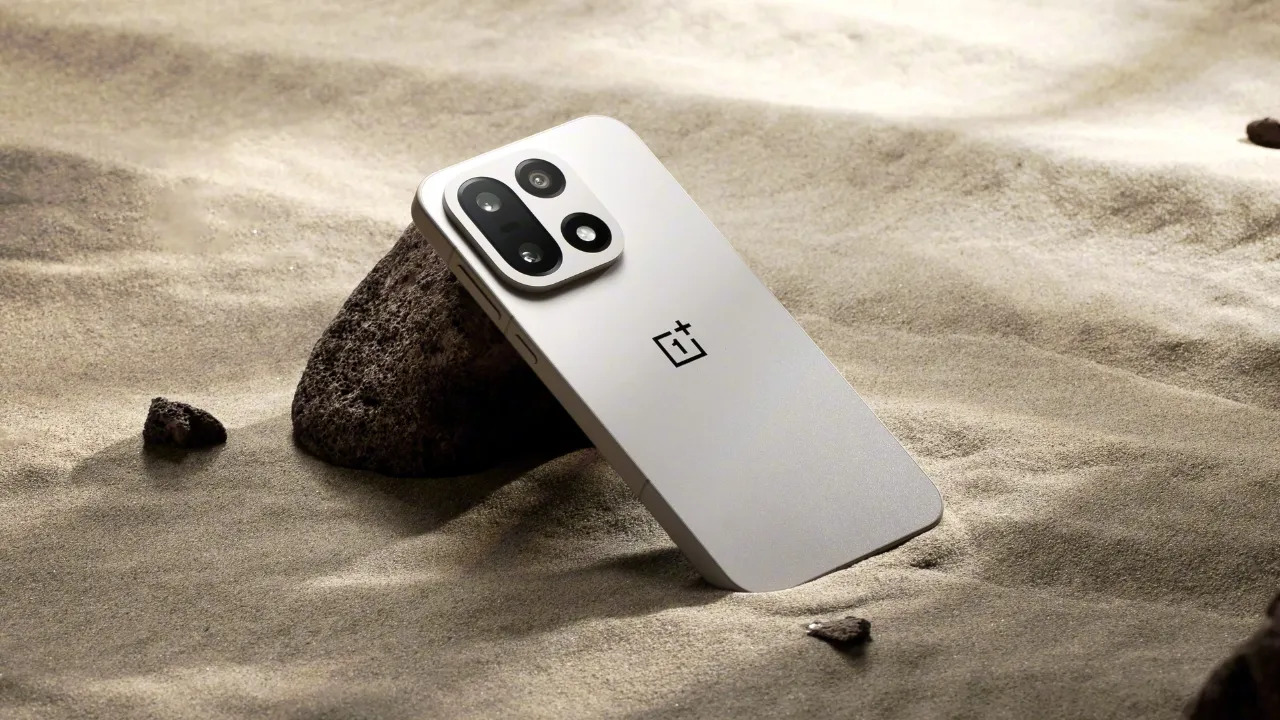OnePlus 15T sắp ra mắt: Điện thoại nhỏ gọn 6.32 inch, chip Snapdragon 8 Elite Gen5, sạc nhanh 100W
