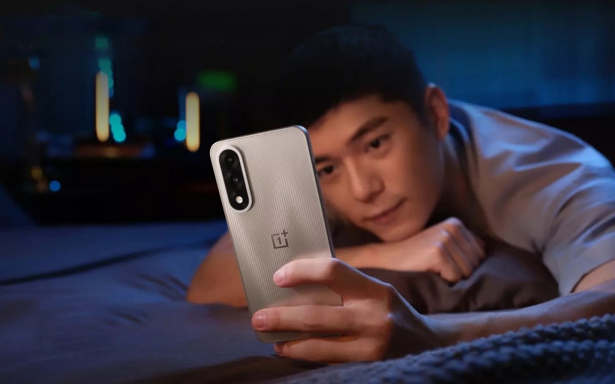 Hơn 9 triệu, OnePlus Ace 5 Ultra có gì đáng mua ngoài Dimensity 9400+?