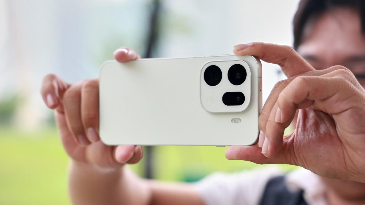 OPPO Find X10 Pro lộ cấu hình cực khủng với camera kép 200MP, pin 8.000mAh