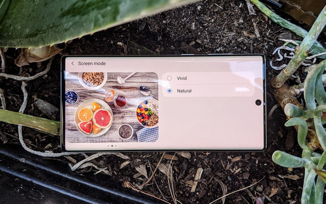 XDA: Màn hình của Galaxy Note 10 sáng nhất, nhưng màu sắc chưa chính xác