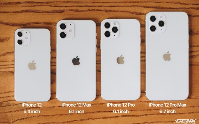 Trên tay mô hình iPhone 12, iPhone 12 Max, iPhone 12 Pro và iPhone 12 Pro Max tại Việt Nam