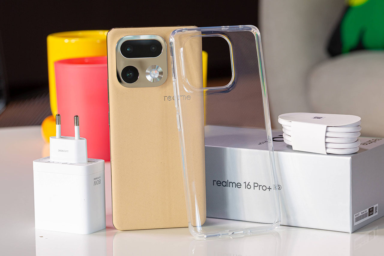Trên Tay realme 16 Pro+ 5G: Mặt Lưng Vân Da Sang Trọng, Màn Hình 6.500 Nits, Pin 7.000 mAh Và Camera 200MP