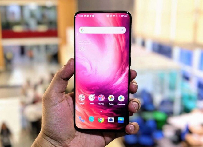 OnePlus 7 Pro có màn hình đẹp không tì vết, chẳng khó chịu như iPhone hay Galaxy