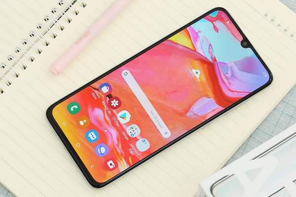 Những điều các bậc cha mẹ cần chú ý khi mua smartphone cho con