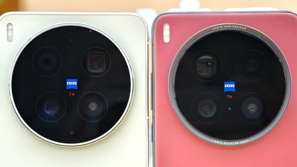 Vivo X300 Ultra lộ ảnh thực tế: Camera Zeiss “khổng lồ”, dày hơn cả thân máy