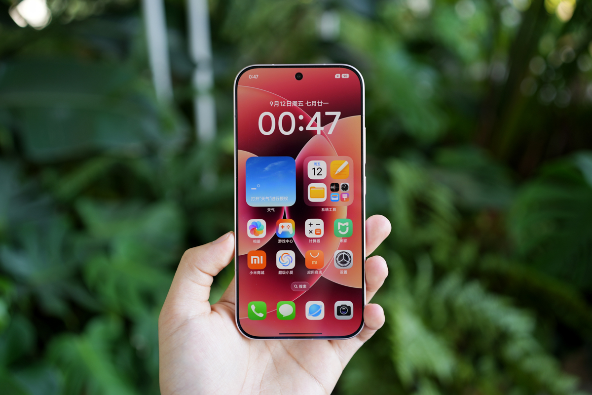 Cận cảnh Xiaomi 17: Flagship nhỏ gọn nhưng mạnh mẽ với pin 7.000 mAh & Snapdragon 8 Elite Gen 5