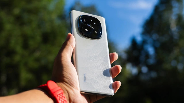 Trên tay điện thoại siêu chống nước, siêu bền bỉ của Xiaomi, hiệu năng mạnh mà pin lại còn khủng, giá chỉ hơn 6 triệu đồng