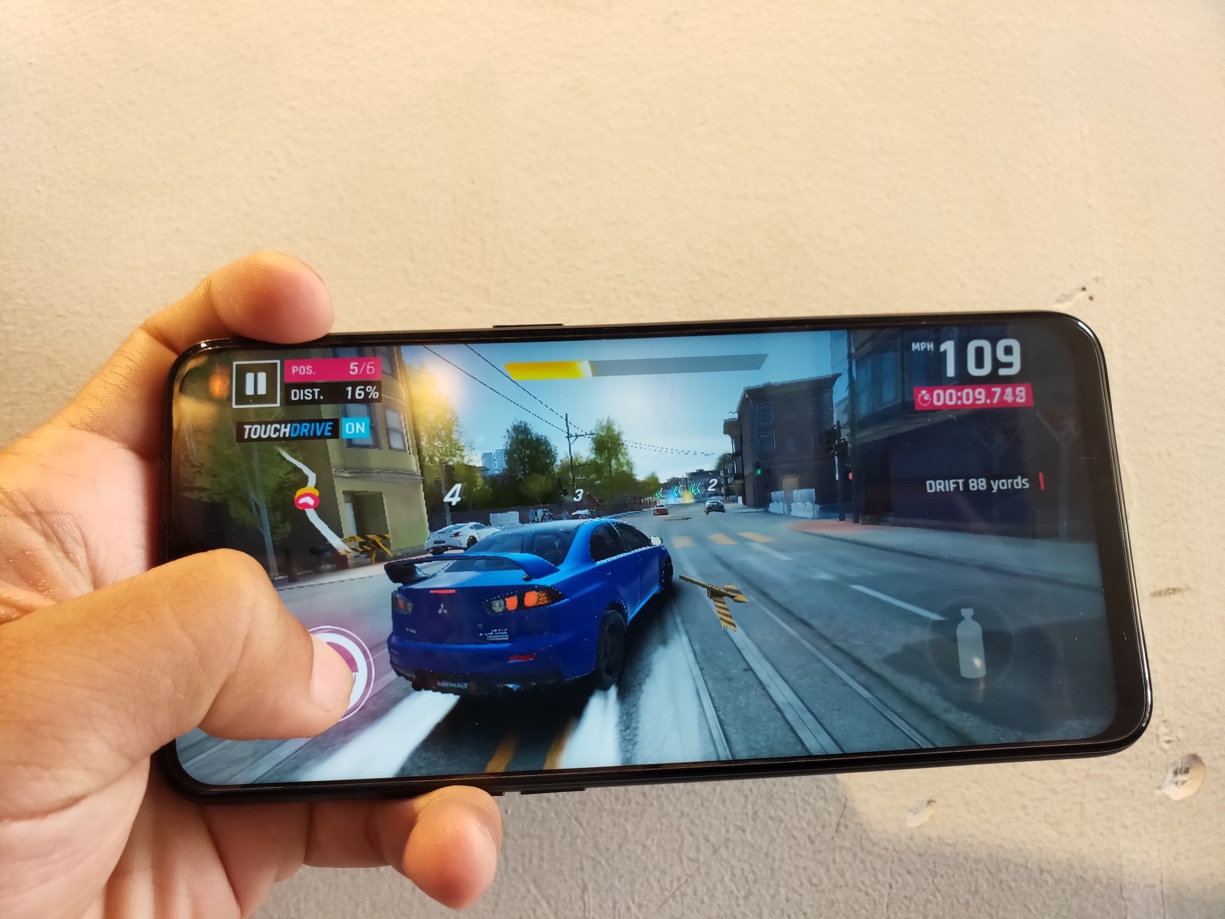 realme-2-pro-gia-re