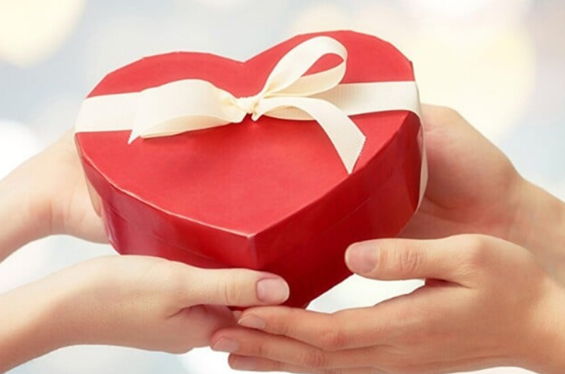 4 MÓN QUÀ VALENTINE SIÊU HỢP LÝ DÀNH CHO CẢ NAM VÀ NỮ