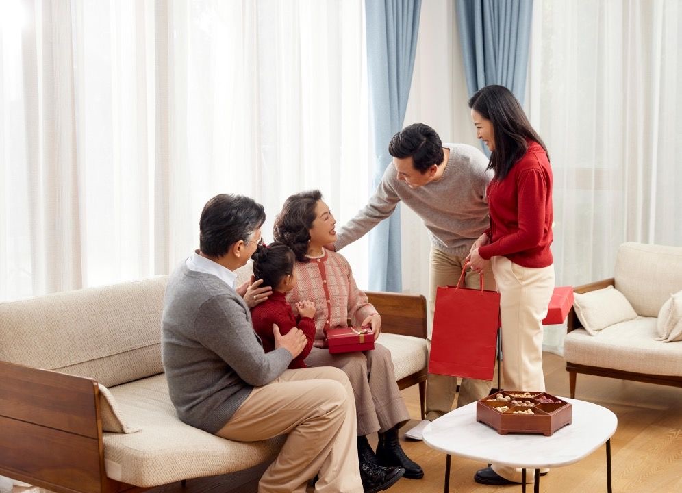 5 món quà cho gia đình dịp Tết Ất Tỵ 2025