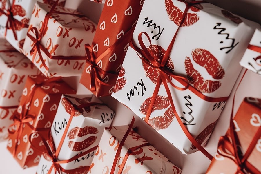Bỏ túi quà tặng chồng độc đáo, quà tặng bạn trai ý nghĩa, lãng mạn nhất Valentine 2025
