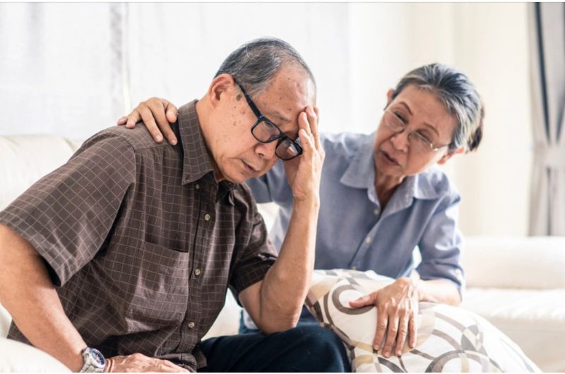 TẠI SAO NGƯỜI LỚN TUỔI HAY BỊ ĐAU ĐẦU KHI THỜI TIẾT GIAO MÙA?