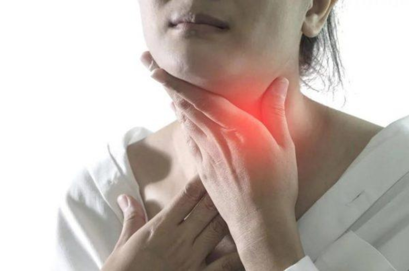 CỔ HỌNG HAY ĐAU RÁT VÌ SAO ?
