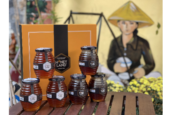 Mang Trọn Vẹn Niềm Vui Ngày Quốc Tế Phụ Nữ cùng Hộp Quà 6 Hũ Mật Ong HoneyLand