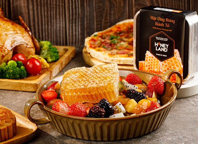 Sáp Ong Trong Bánh Tổ Mật Ong Ăn Và Nuốt Luôn Được Không?