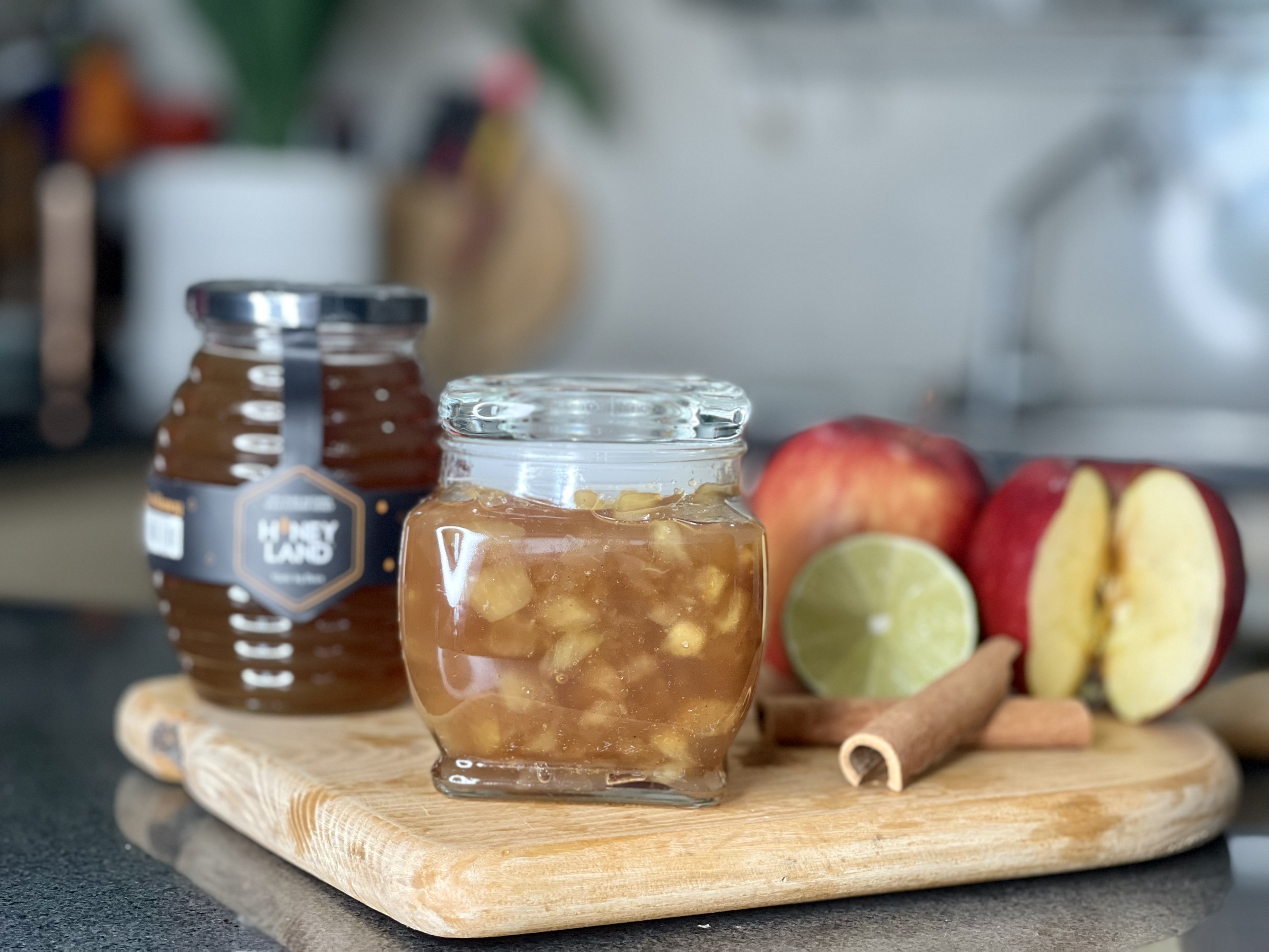 Dịch vụ Vận chuyển Mứt Táo từ Việt Nam đến Na Uy