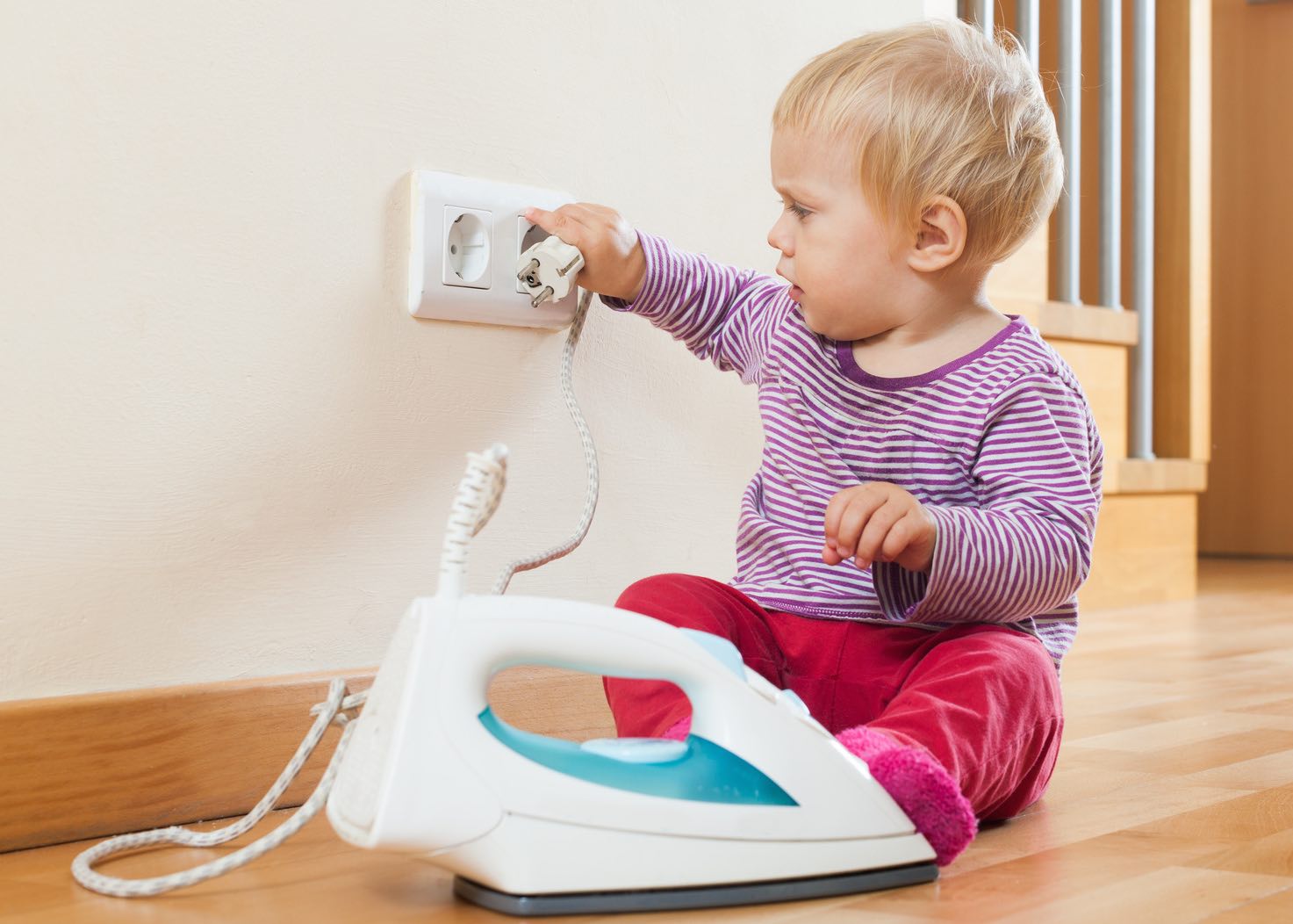 nên lựa chọn thương hiệu ổ cắm điện an toàn nào cho trẻ con?