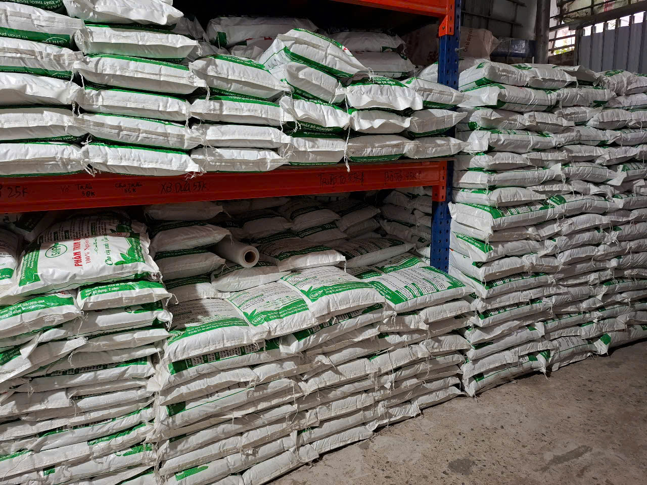 Ủ phân bò với trichoderma những điều cần biết | Tư vấn từ SenAgri.vn
