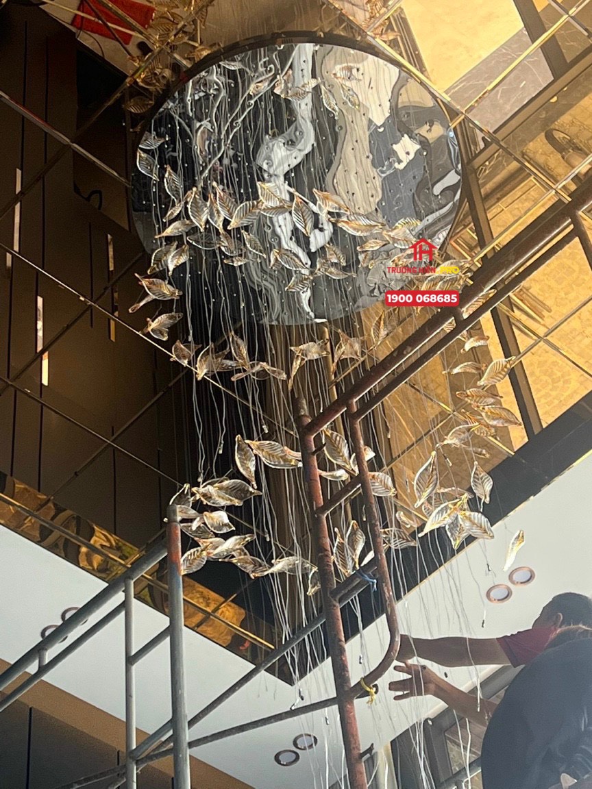 Top 3 cửa hàng Đèn chùm thông tầng đẹp nhất TP HCM