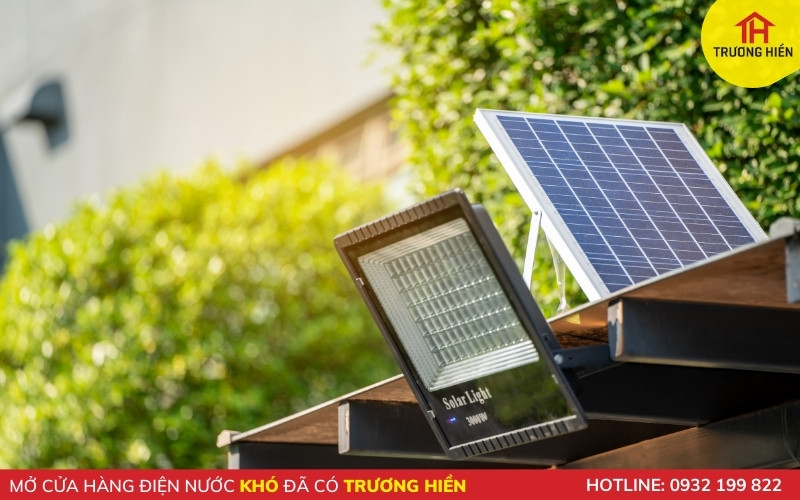 Đèn chiếu sáng sử dụng pin năng lượng mặt trời