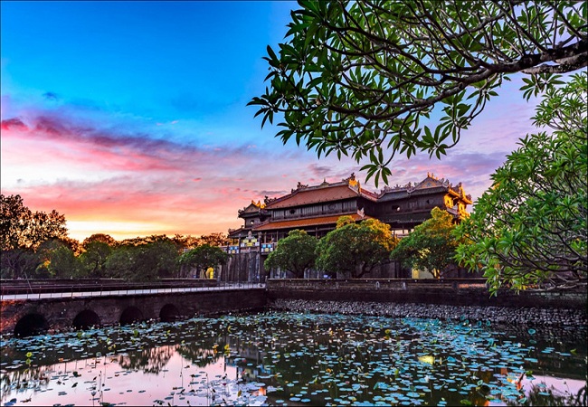 HUẾ - LĂNG CÔ - ĐÀ NẴNG - HỘI AN - BÁN ĐẢO SƠN TRÀ