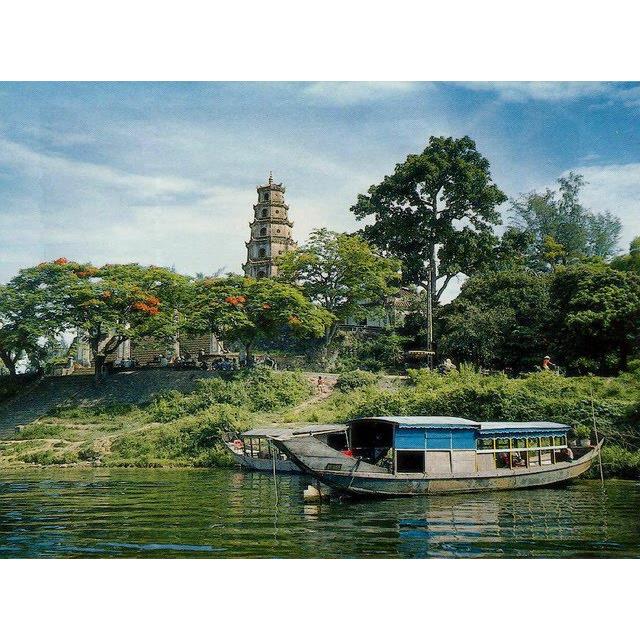 Phong Nha Cave and DMZ Zone 2 days 1 nights