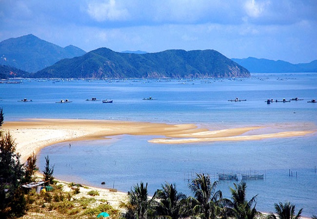 DU LỊCH BIỂN THIÊN CẦM