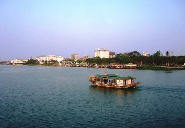 HUẾ - LĂNG CÔ - ĐÀ NẴNG - HỘI AN - BÁN ĐẢO SƠN TRÀ