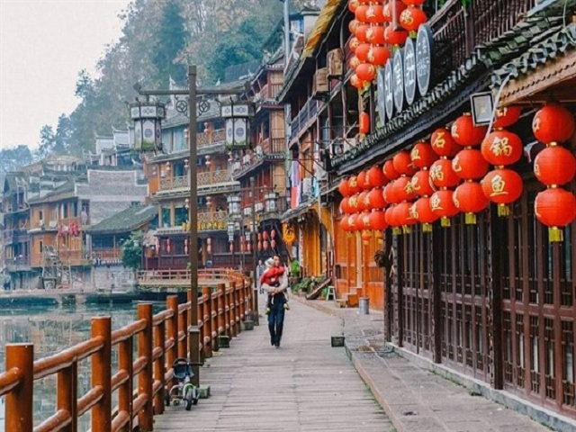 Hà Nội - Trương Gia Giới - Phù Dung Trấn - Phượng Hoàng Cổ Trấn 6N Đường Bộ +