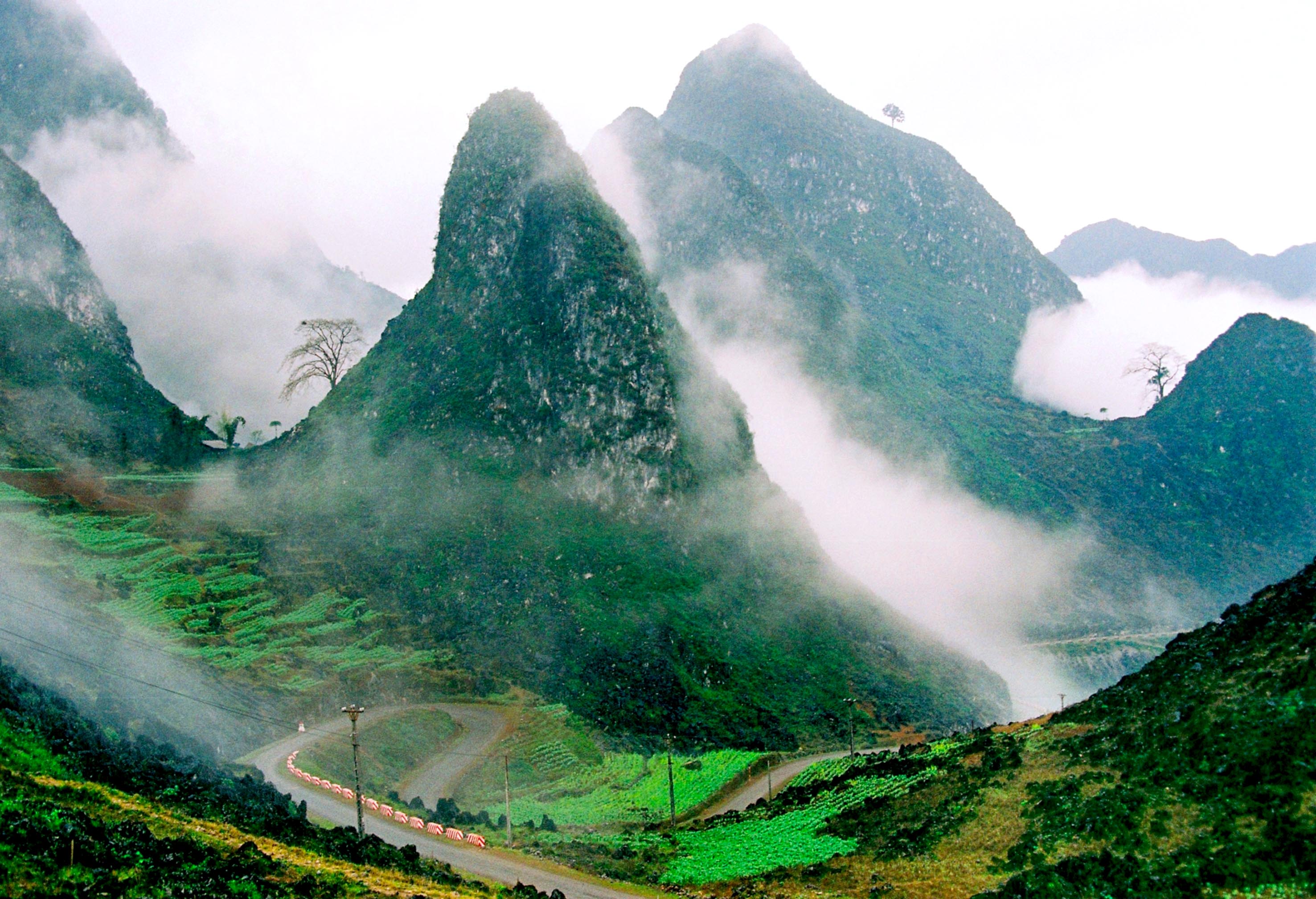 HÀ NỘI - MỘC CHÂU - SƠN LA - ĐIỆN BIÊN - SAPA - FANSIPAN