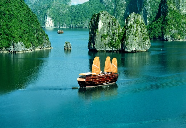 Tour Du Lịch Hà Nội - Ninh Bình - Hạ Long - Yên Tử - Hà Nội - Chùa Hương 5 Ngày