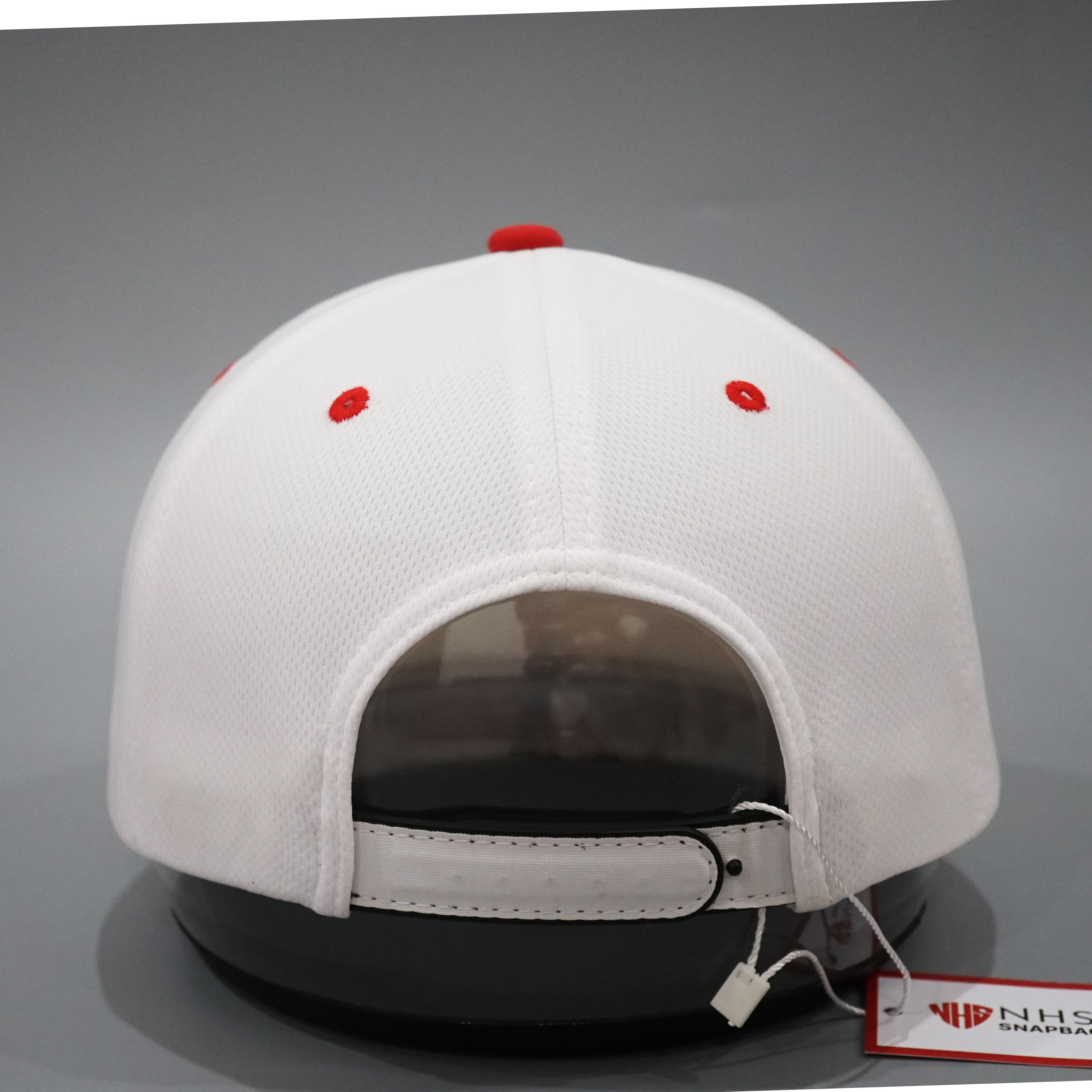 Nón Snapback NHS Trắng Viền Đỏ Phiên Bản NHS Gold.