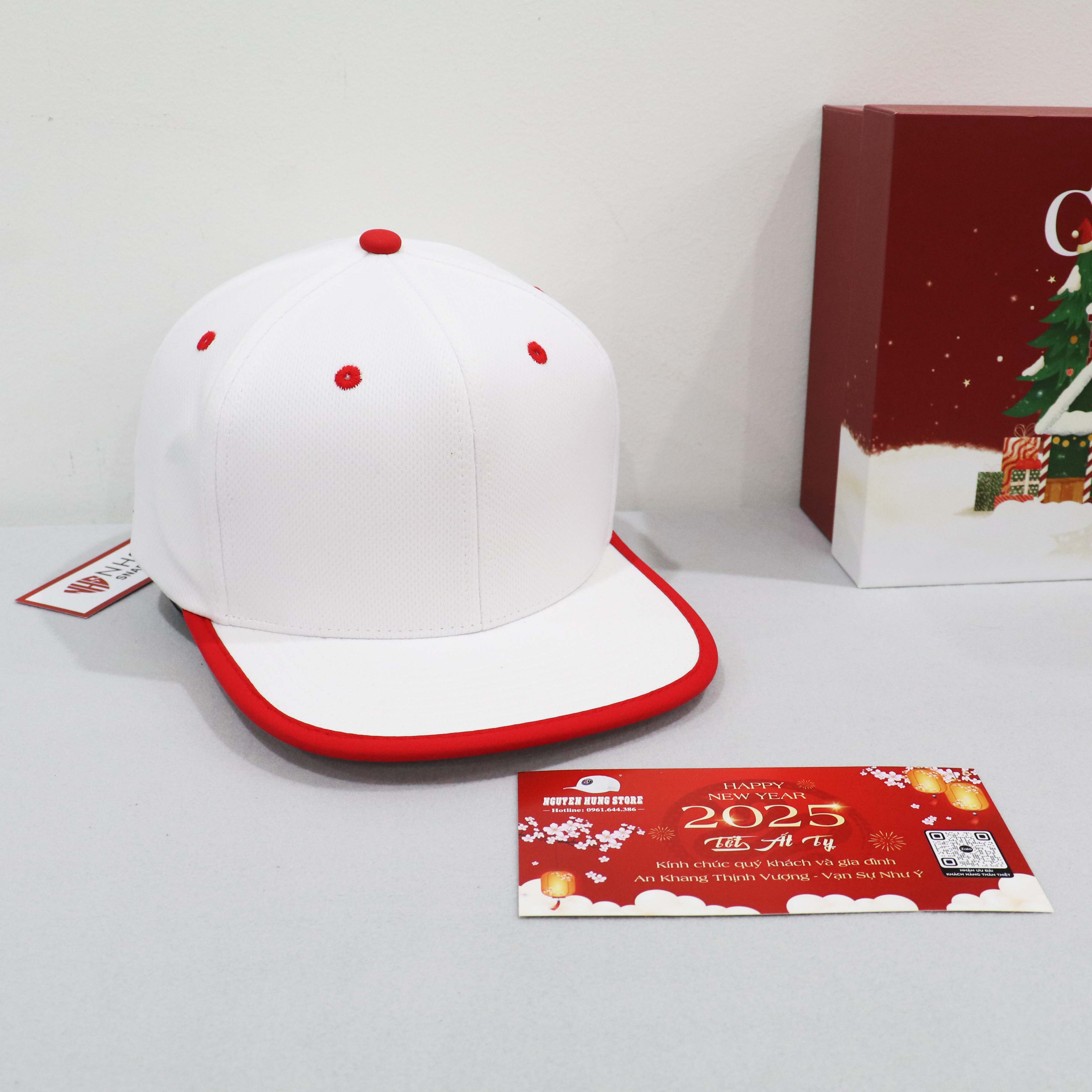 Nón Snapback NHS Trắng Viền Đỏ - Điểm Nhấn Là Bạn.