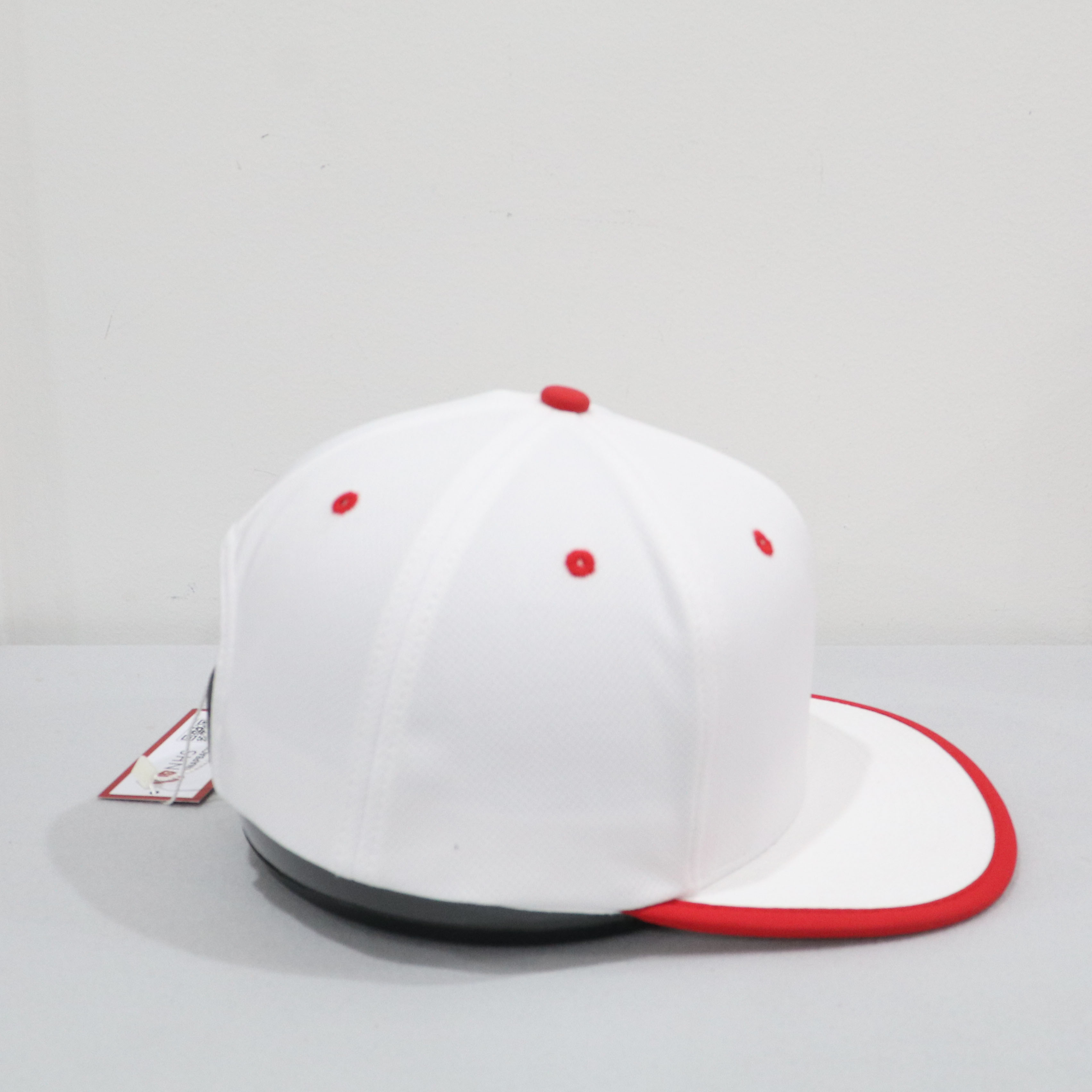 Nón Snapback NHS Trắng Viền Đỏ - Điểm Nhấn Là Bạn.