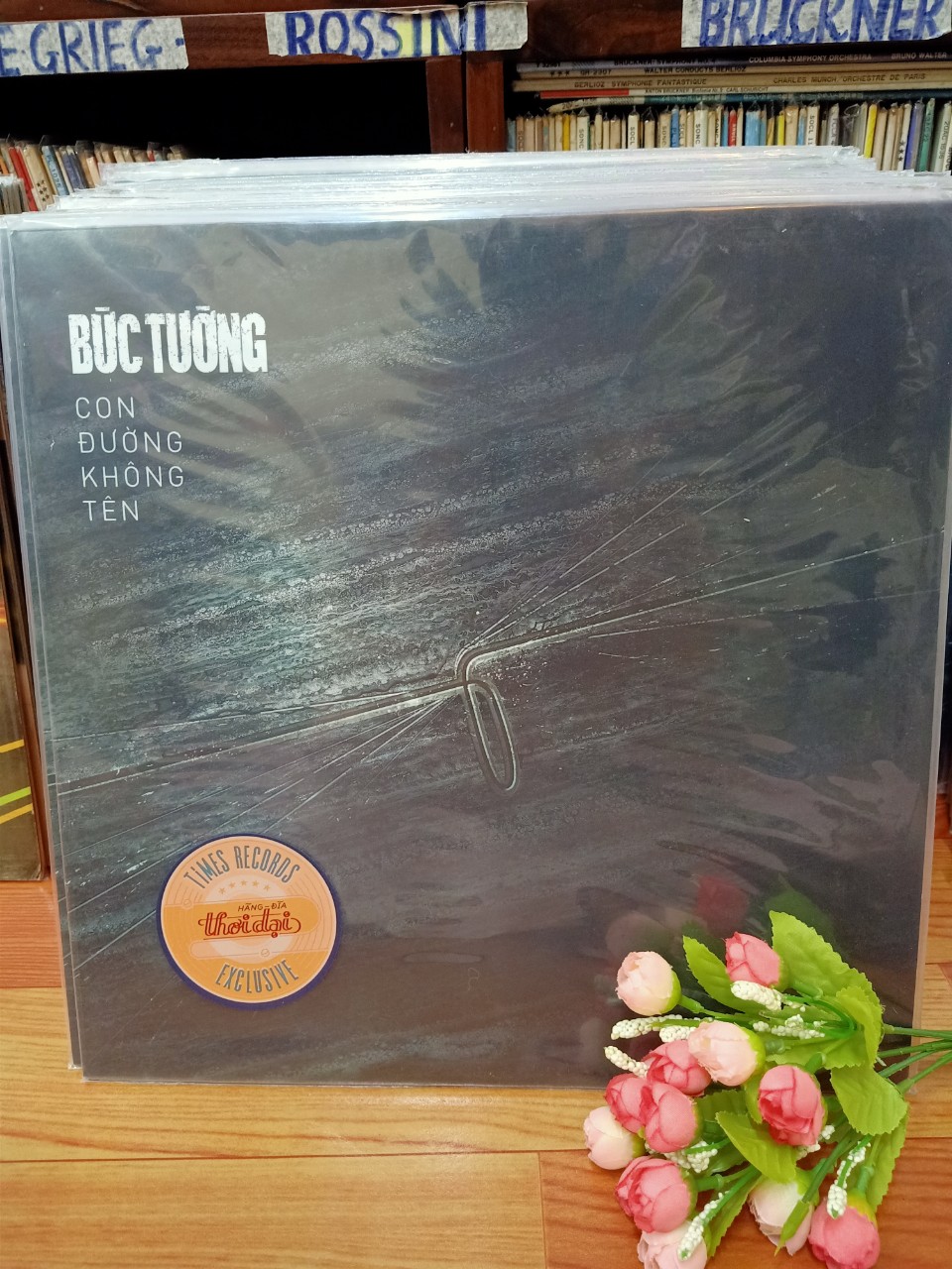 dia-than-buc-tuong