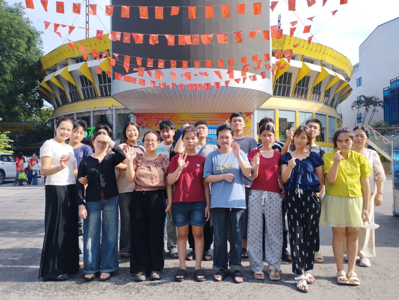 Gửi trao yêu thương – Thắp sáng những nụ cười đặc biệt
