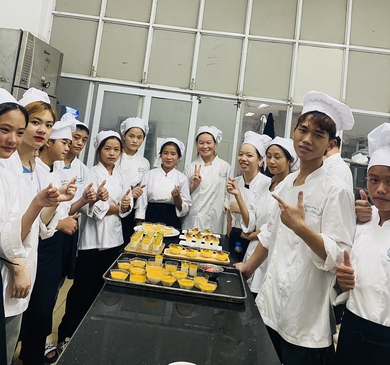 PANNACOTTA: HƯƠNG VỊ Ý TRONG GIỜ THỰC HÀNH CỦA LỚP BÁNH