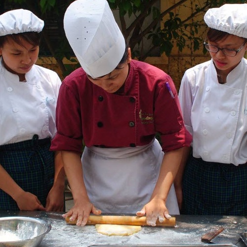 TRUNG CẤP BÁNH MỲ - BÁNH NGỌT