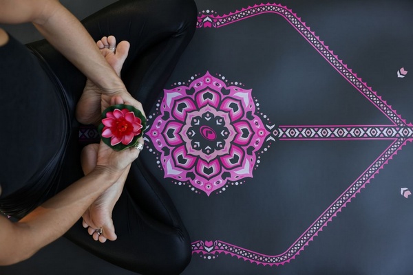 Biểu tượng Hoa sen trong Triết học và Thực hành Yoga