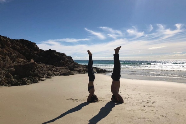 Tại sao đứng bằng đầu (headstand) là tư thế mà bạn nên nỗ lực để chinh phục